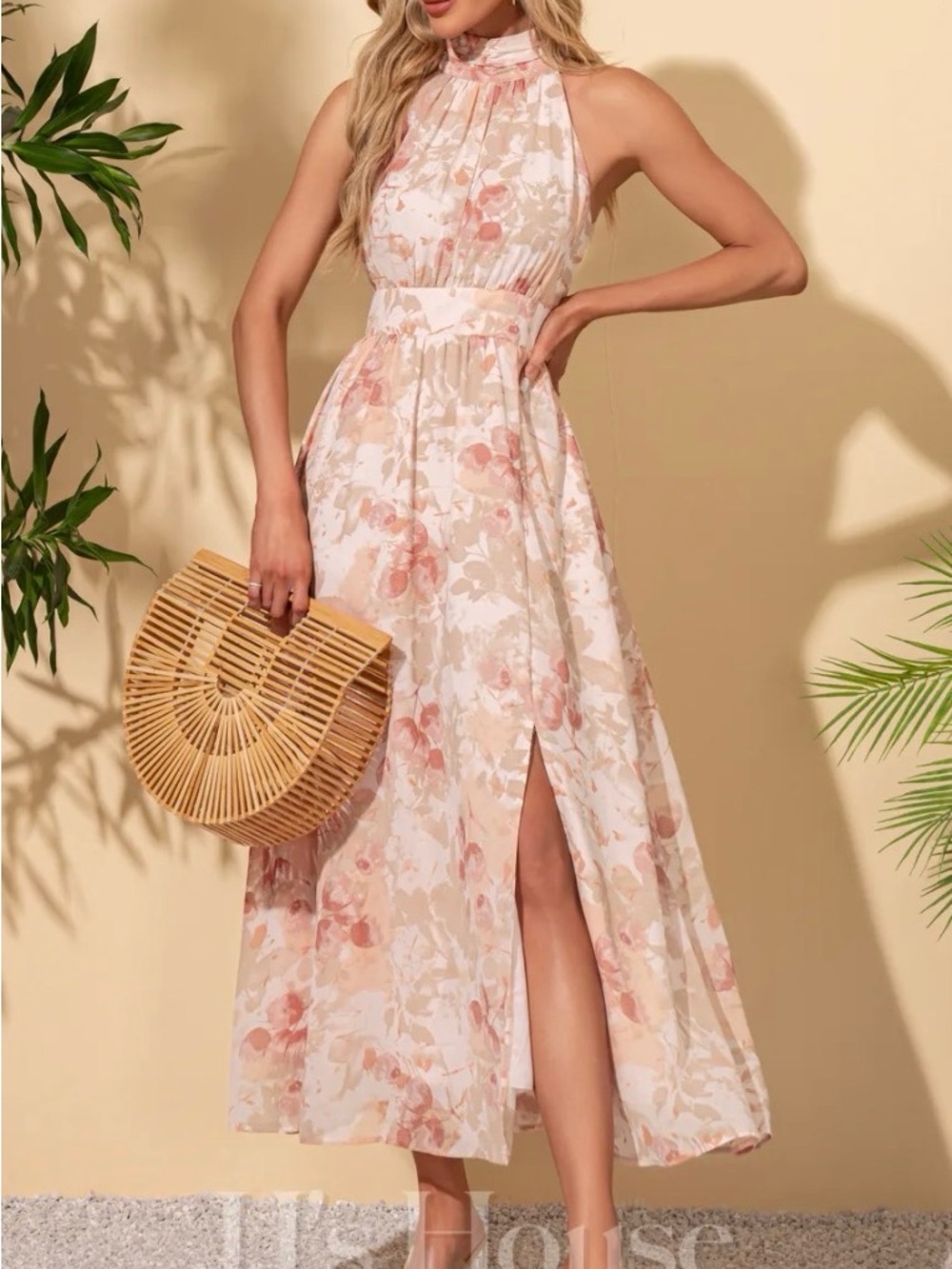JJ's House Janelis
Pink Halter Floral Print Chiffon Midi Dress